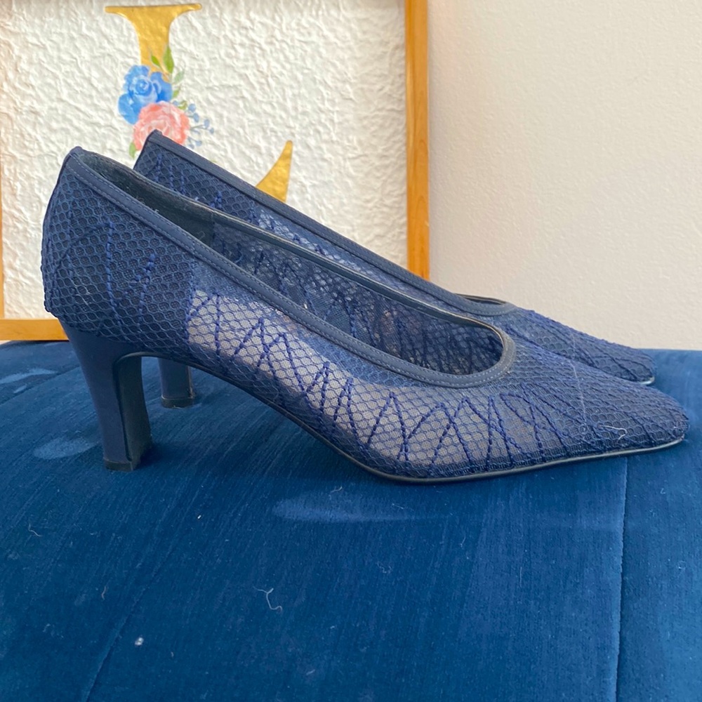 Navy sheer lace pumps Nygard